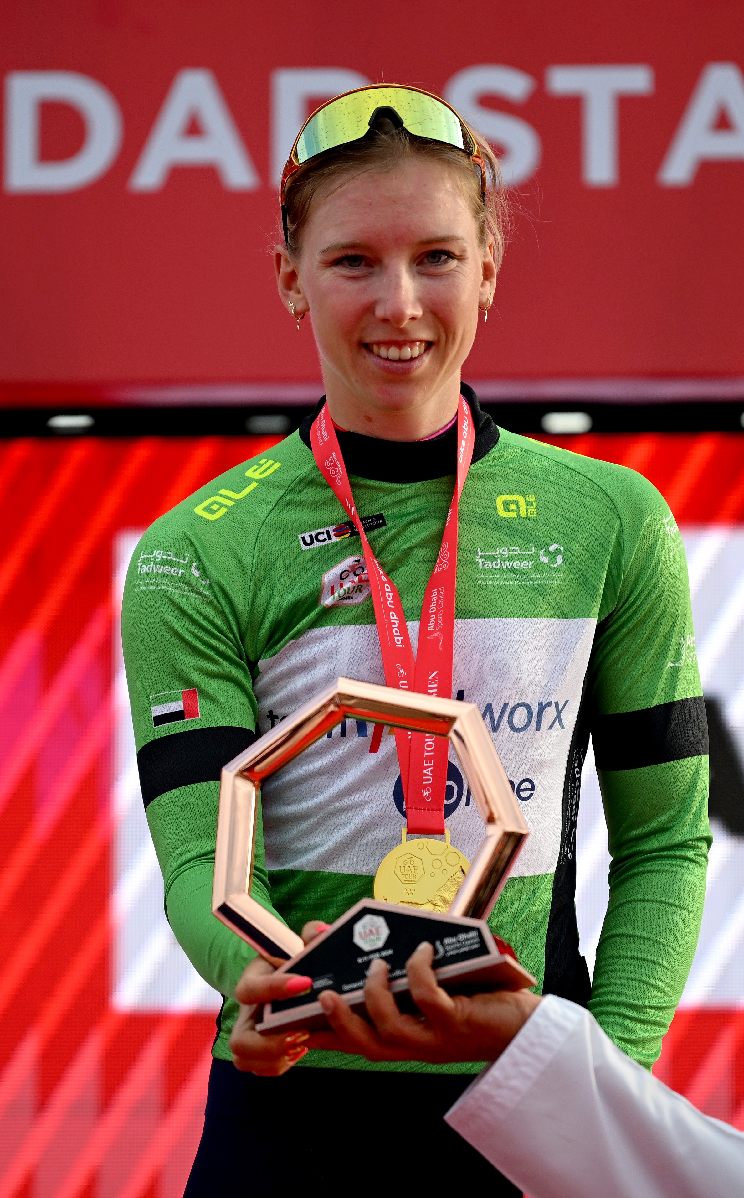 Lotte Kopecky Stelt Eindwinst Uae Tour Veilig Lorena Wiebes Eindigt Tweede In Laatste Etappe 